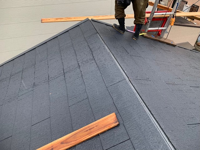 カラーベスト棟板金設置